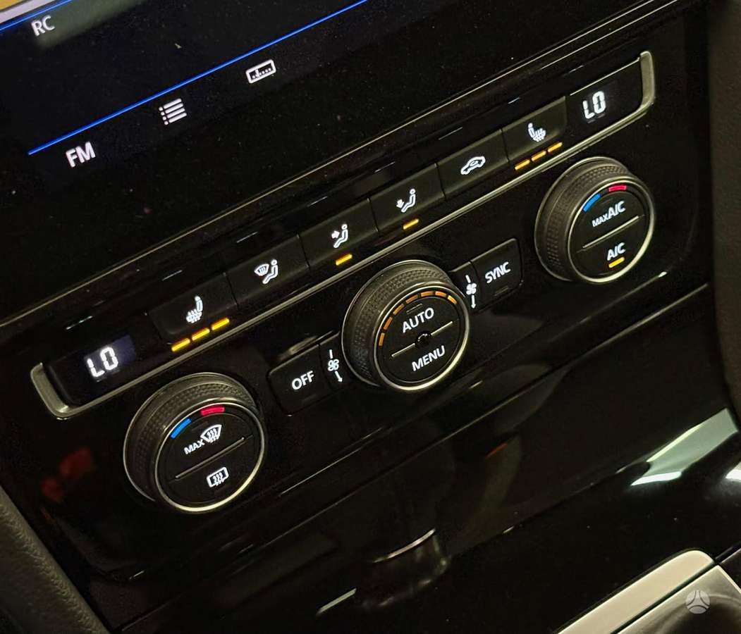 Volkswagen Golf - 11