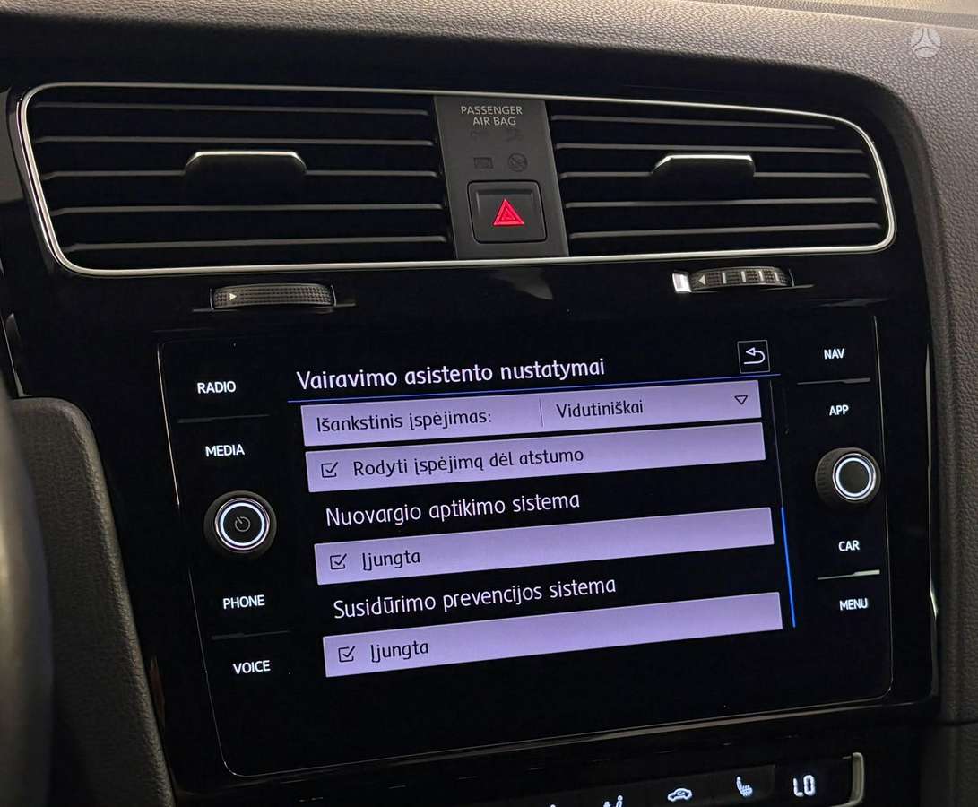 Volkswagen Golf - 12