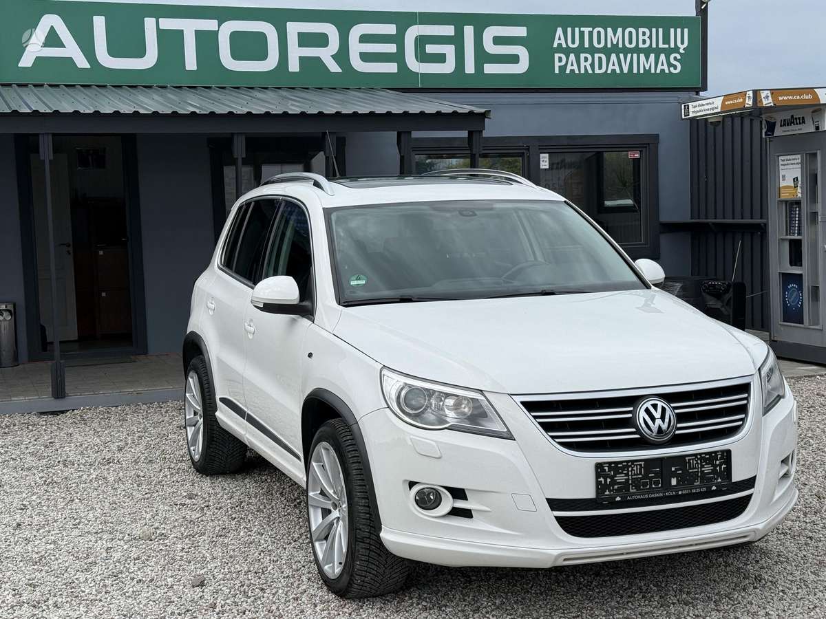 Volkswagen Tiguan - 1