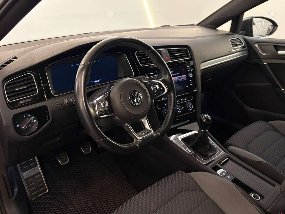 Volkswagen Golf - 2