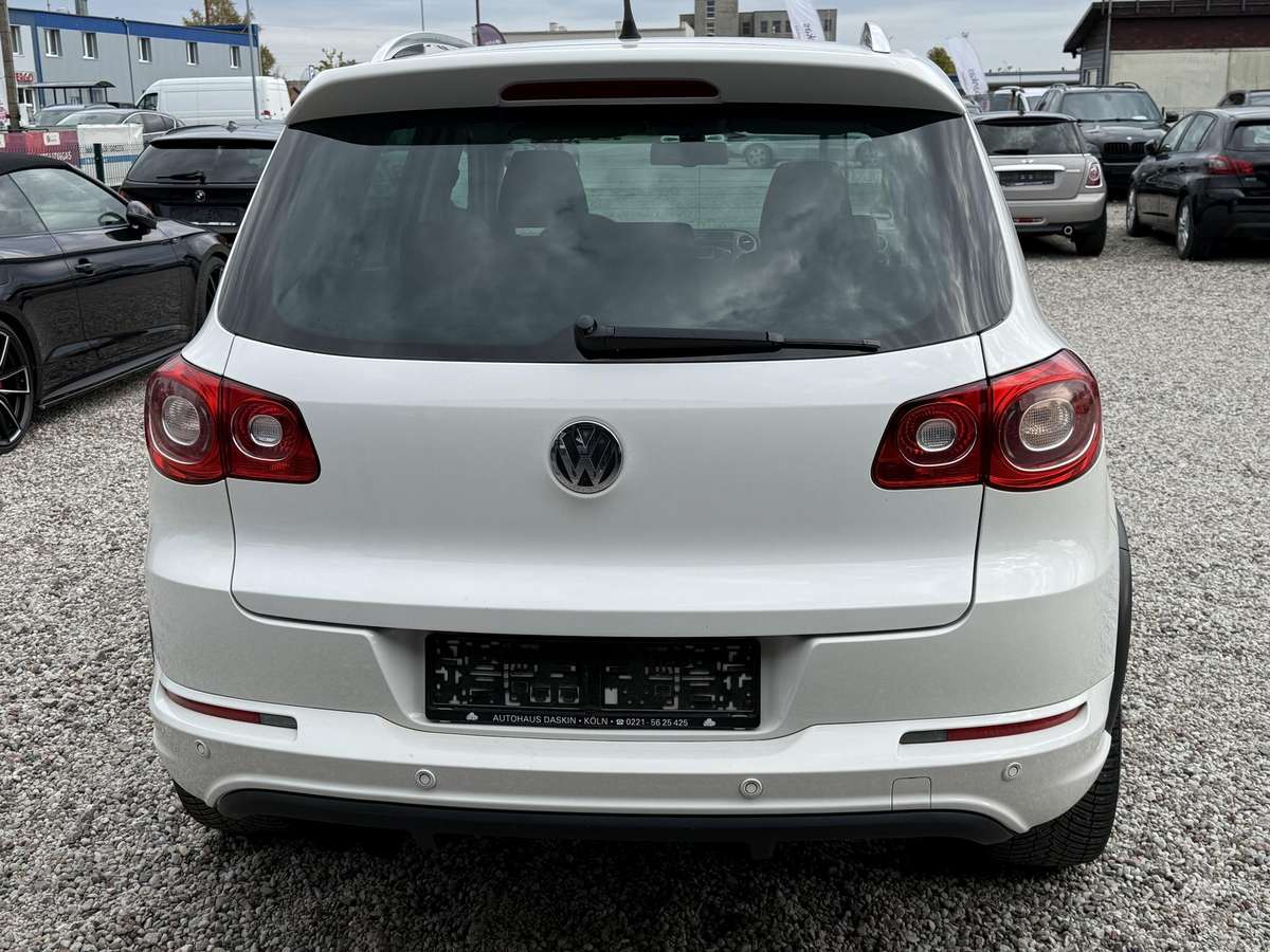 Volkswagen Tiguan - 9
