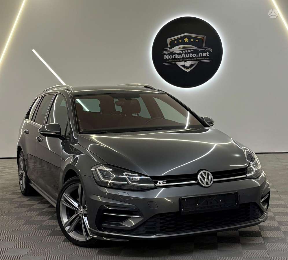 Volkswagen Golf - 1