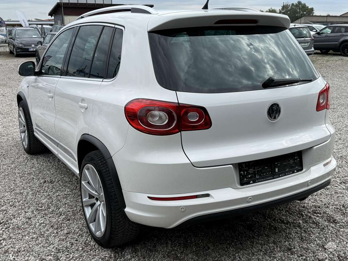 Volkswagen Tiguan - 10