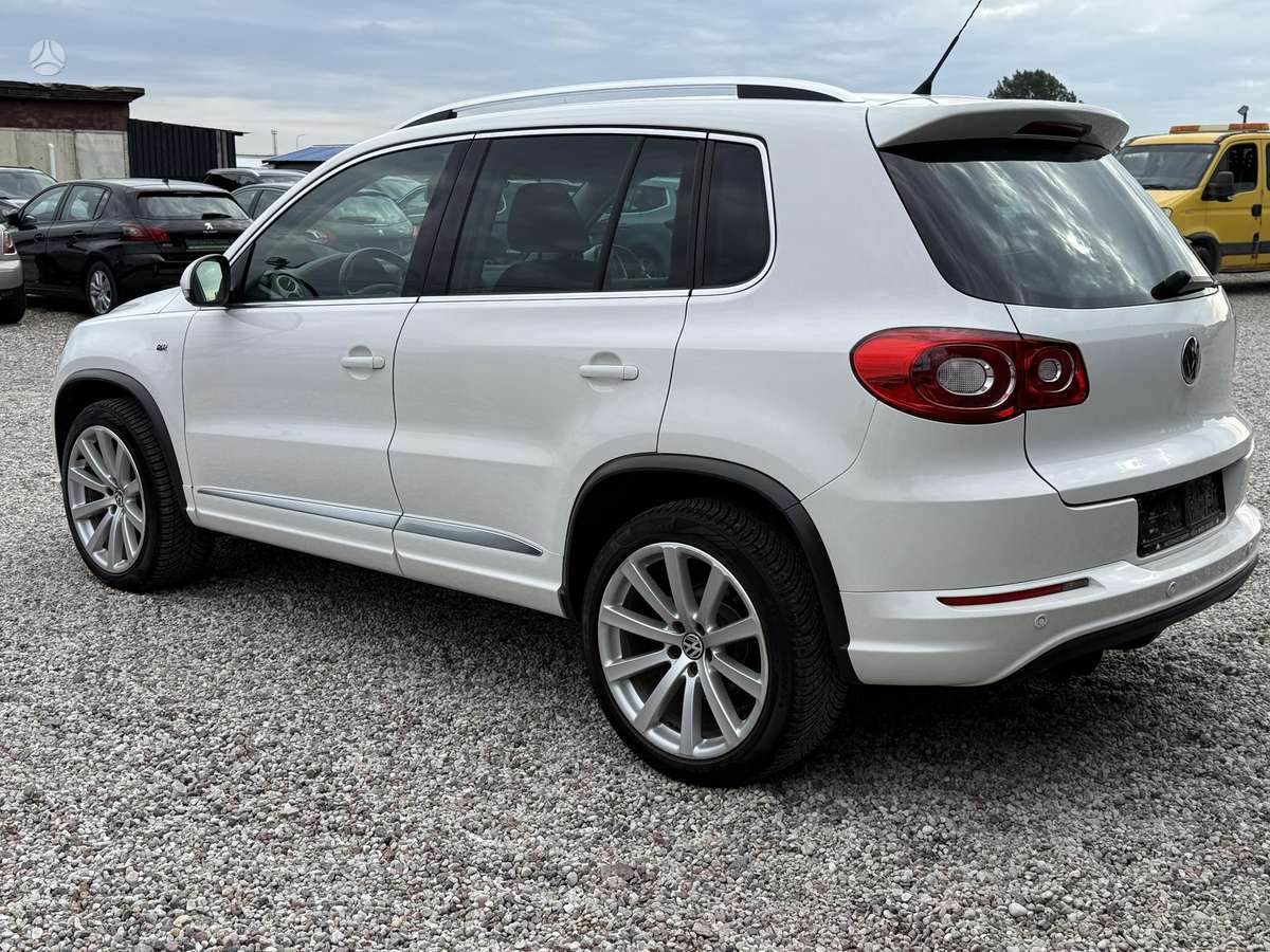 Volkswagen Tiguan - 11