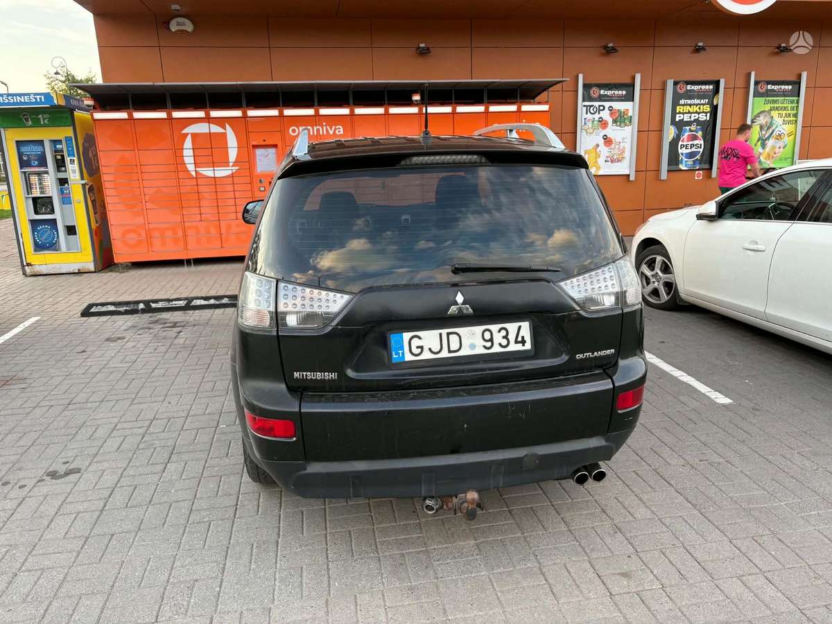 Mitsubishi Outlander - 3
