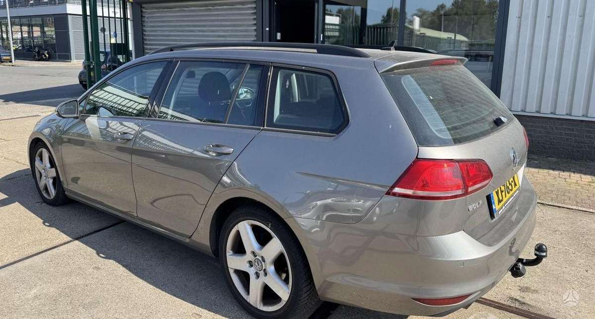 Volkswagen Golf - 3