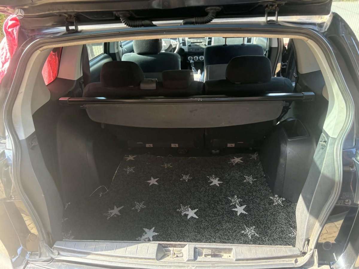 Mitsubishi Outlander - 7