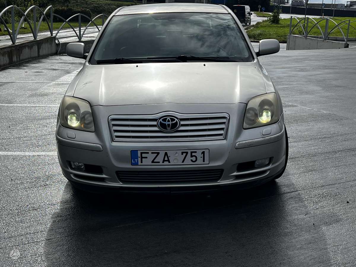 Toyota Avensis - 2