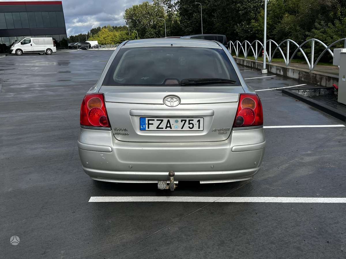 Toyota Avensis - 4