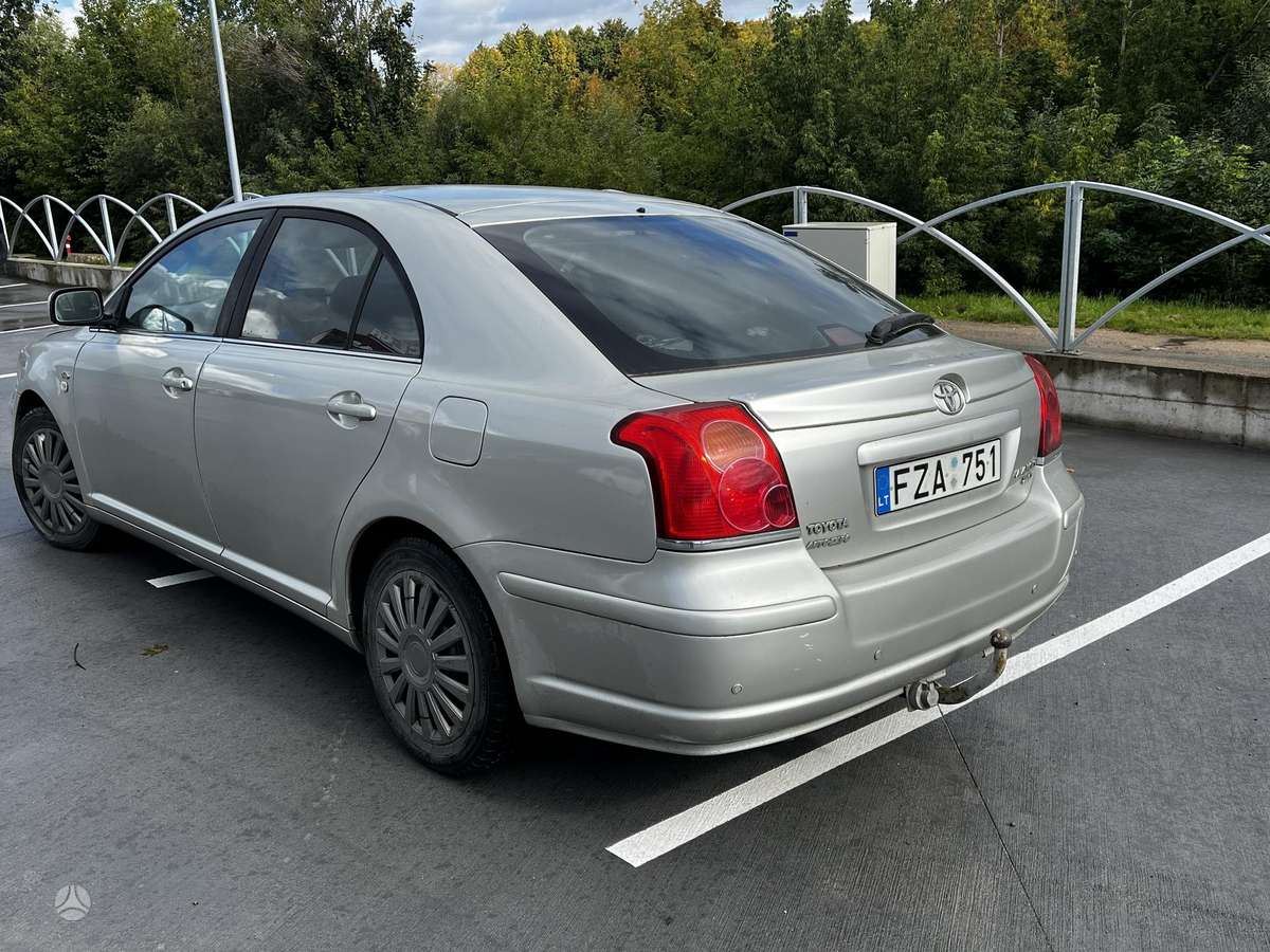Toyota Avensis - 5