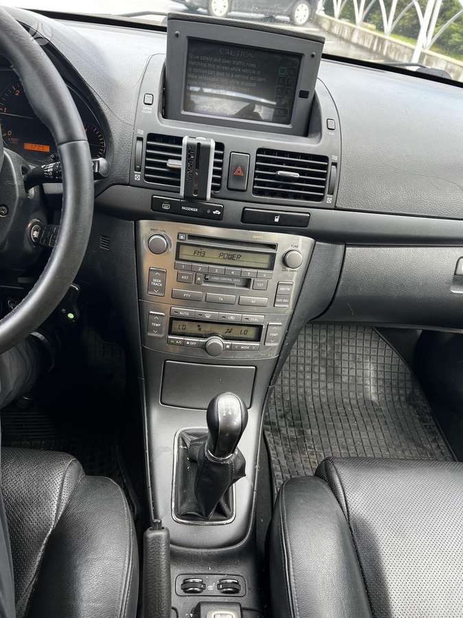 Toyota Avensis - 9
