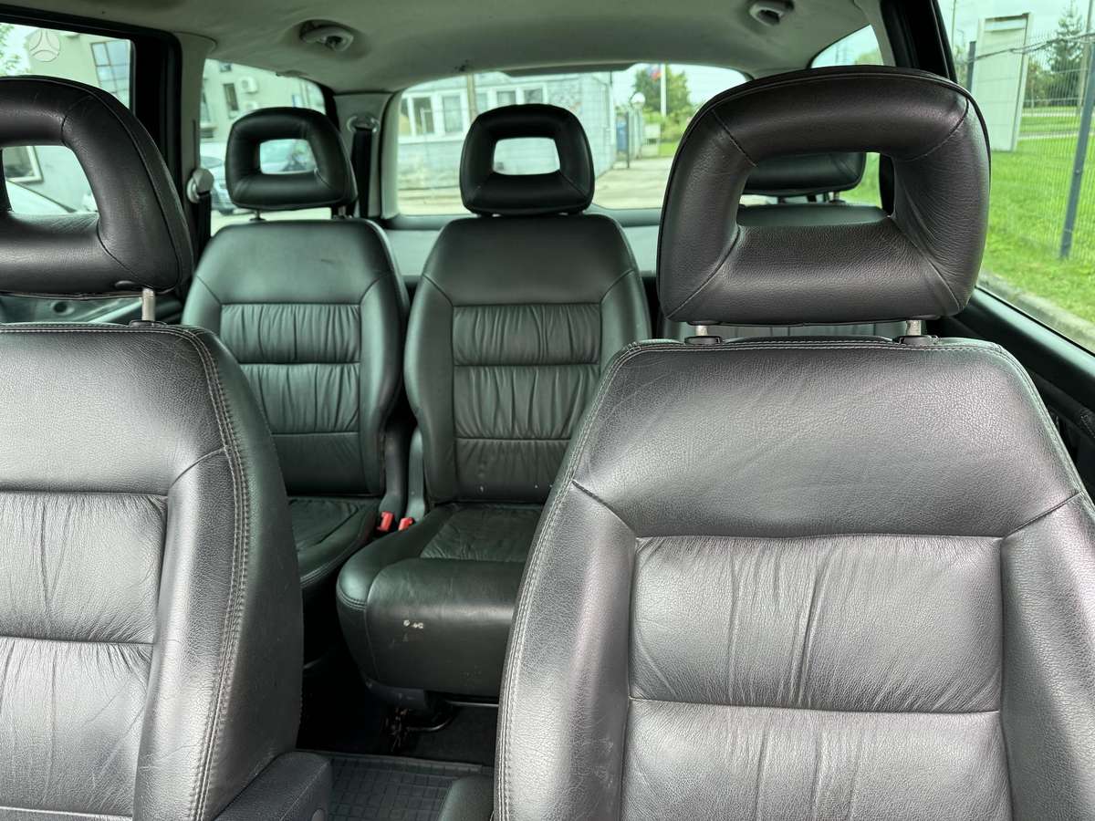 Volkswagen Sharan - 9