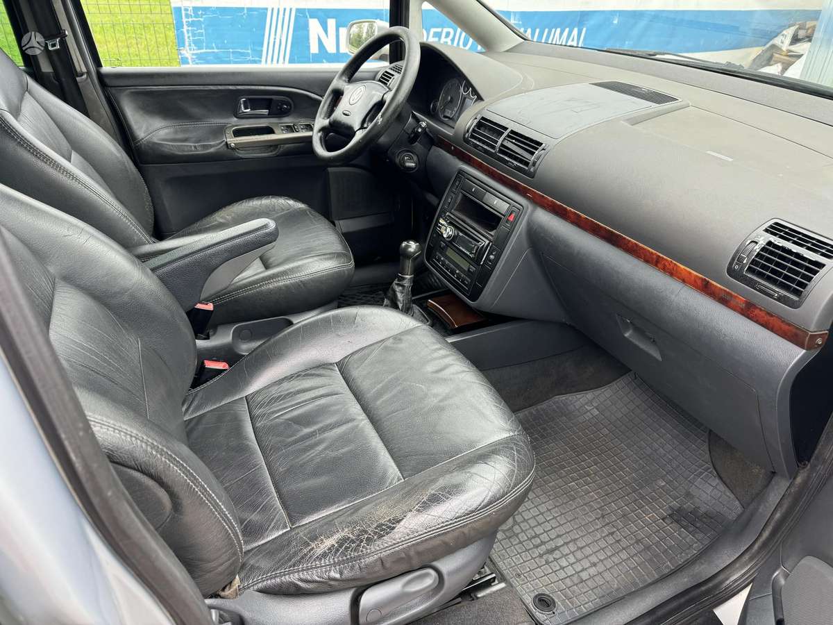 Volkswagen Sharan - 11