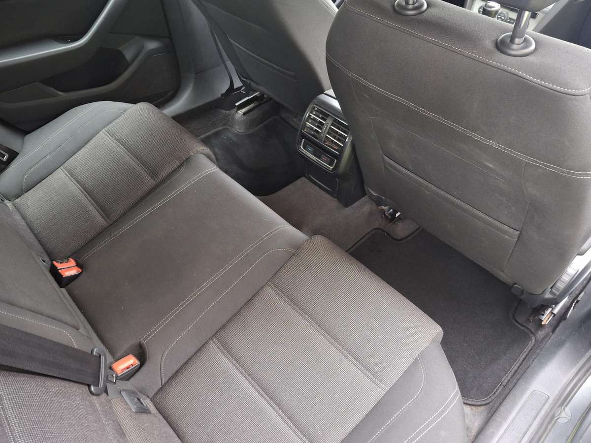 Volkswagen Passat - 6