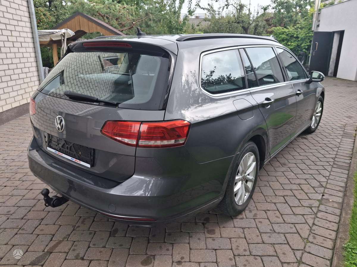 Volkswagen Passat - 10