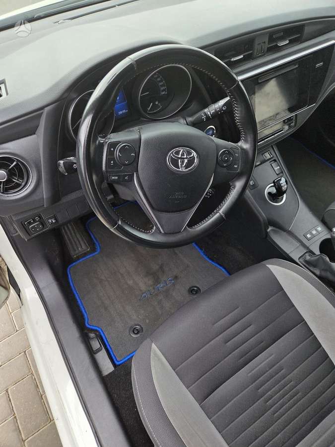 Toyota Auris - 10