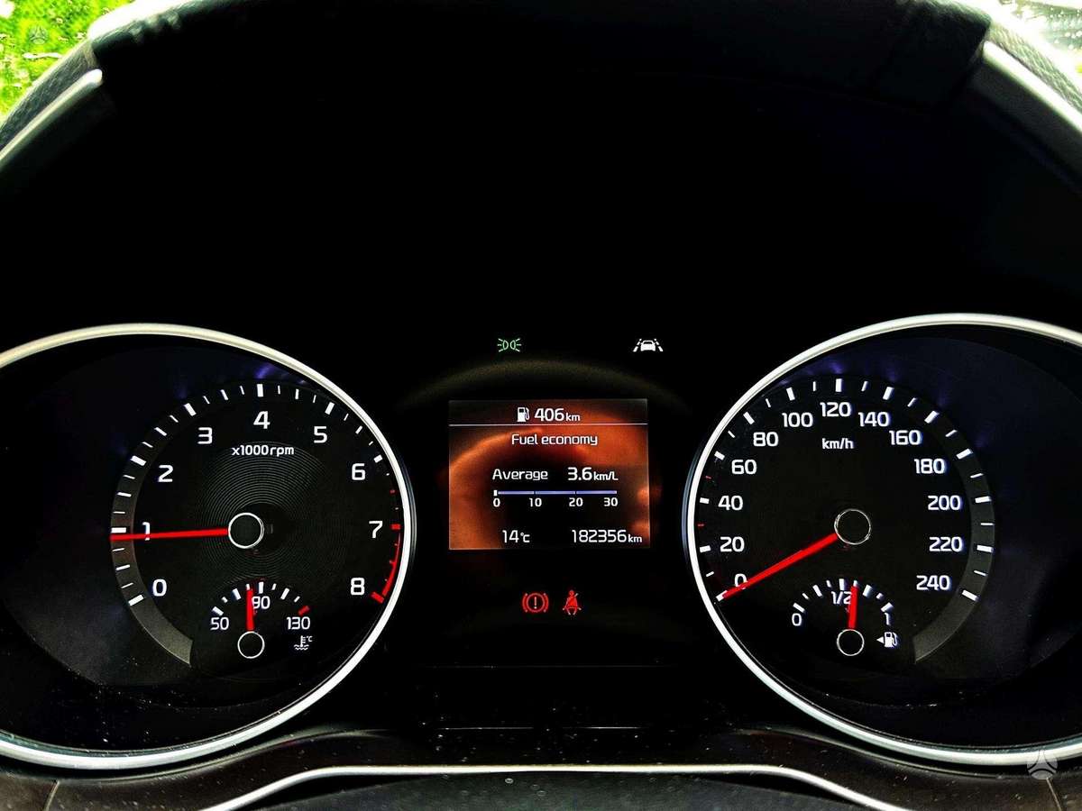 KIA Ceed - 8