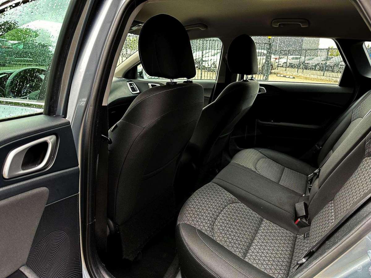 KIA Ceed - 12