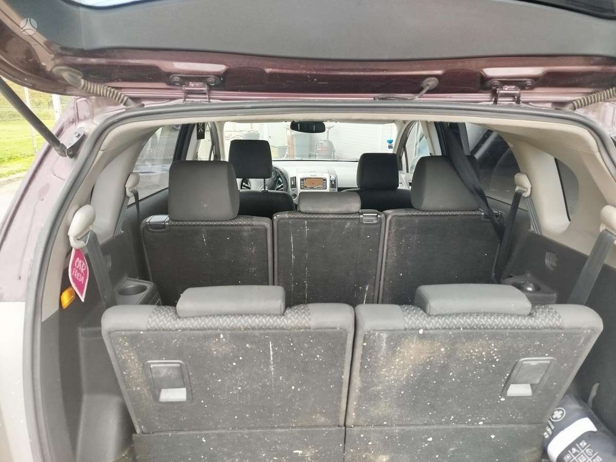 Toyota Corolla Verso - 5