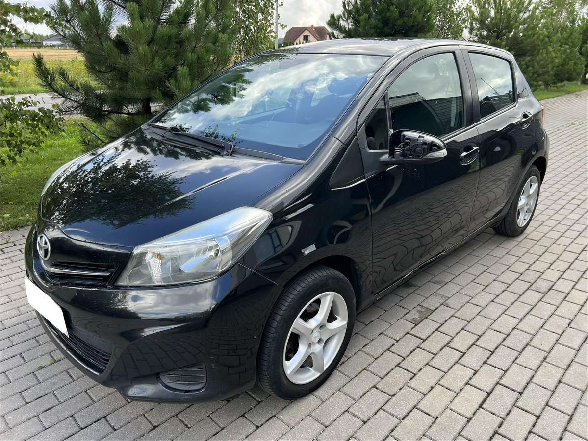 Toyota Yaris - 1