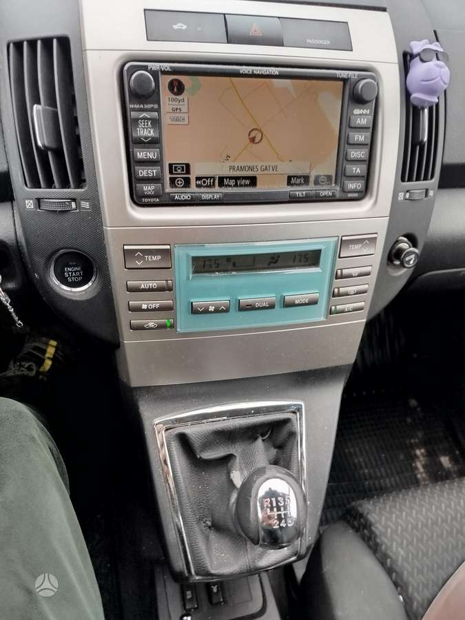Toyota Corolla Verso - 12