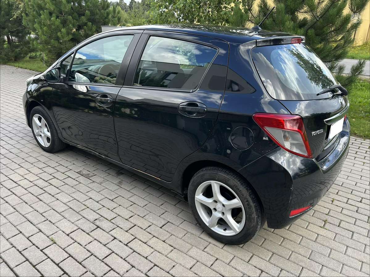 Toyota Yaris - 5