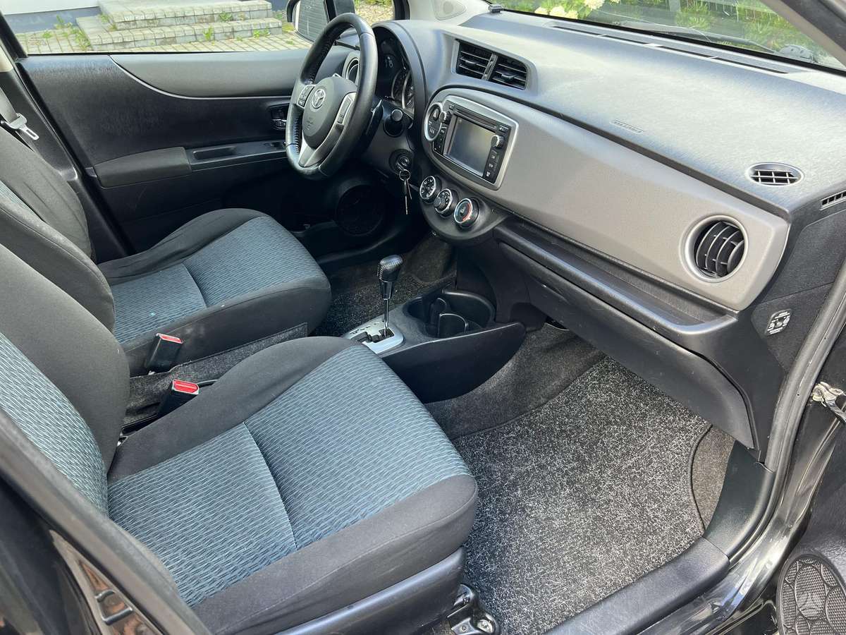 Toyota Yaris - 11