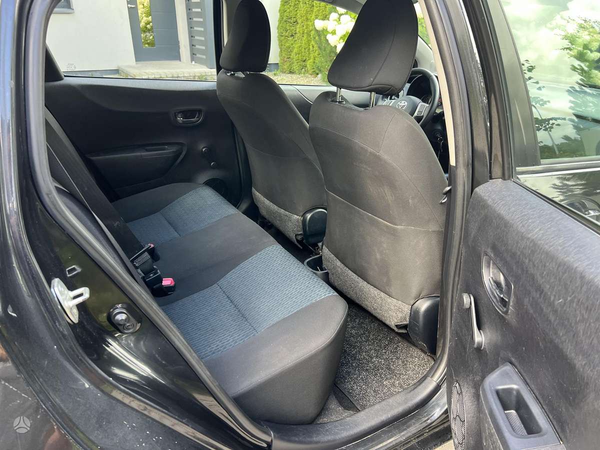 Toyota Yaris - 12