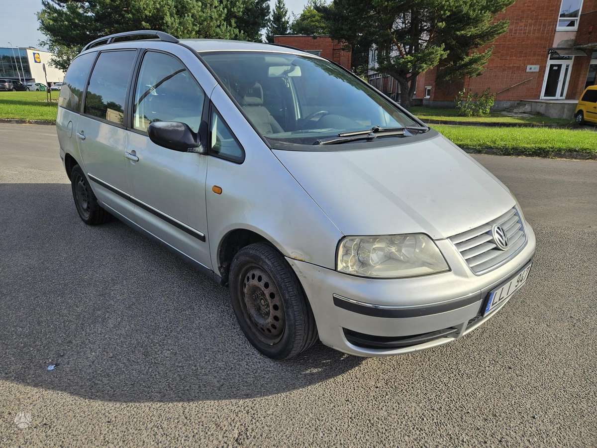 Volkswagen Sharan - 1