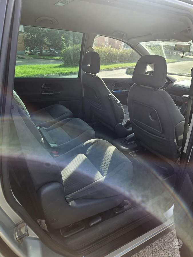 Volkswagen Sharan - 9