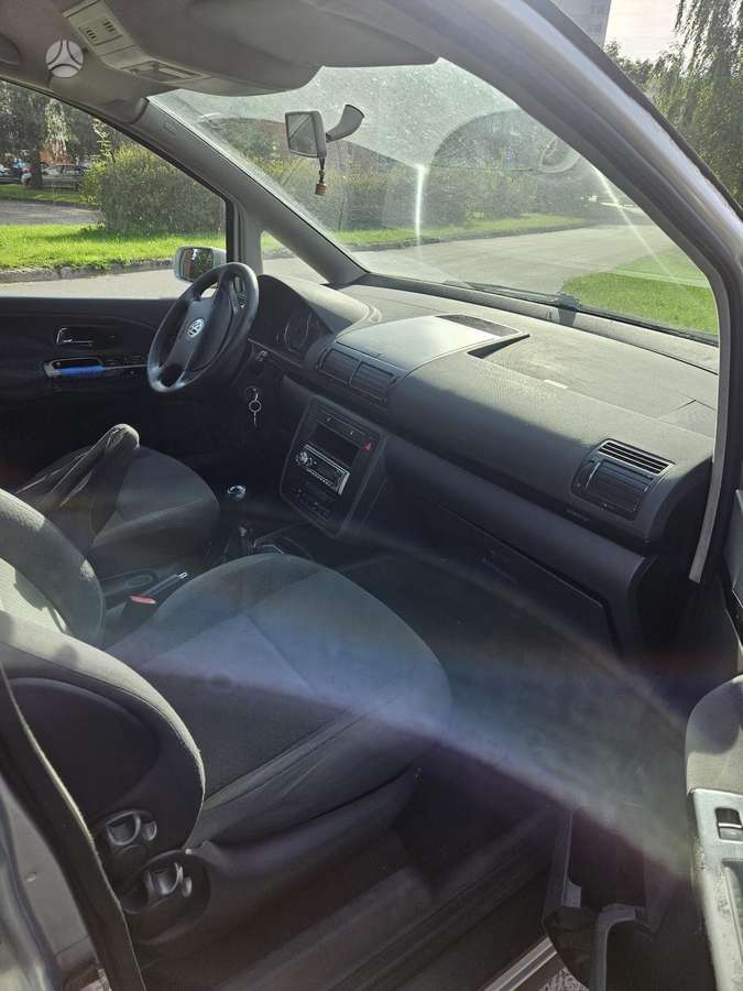Volkswagen Sharan - 10