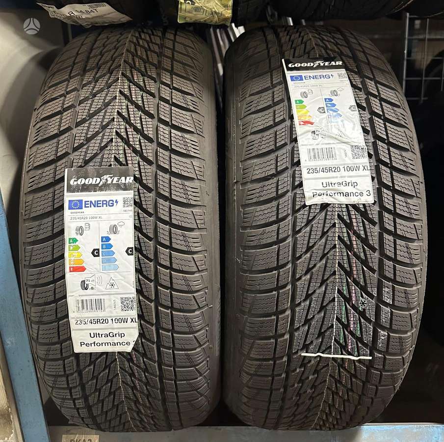 Goodyear UltraGrip Performance 3, žieminės 235/45 R20