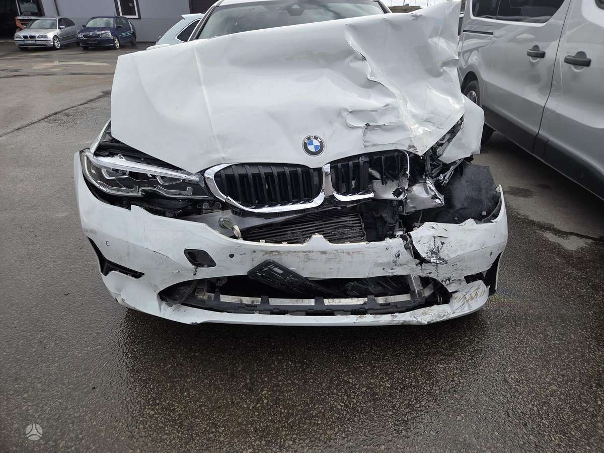 BMW 320 - 3