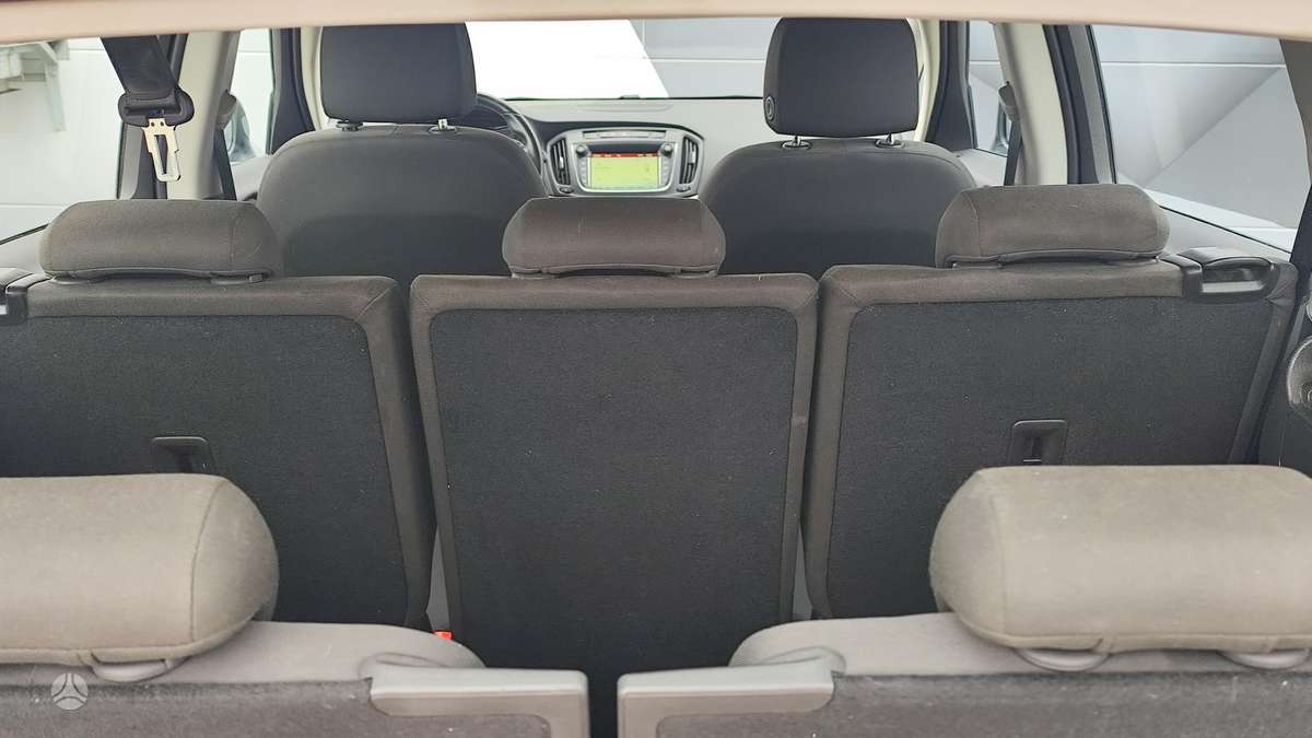 Opel Zafira - 10
