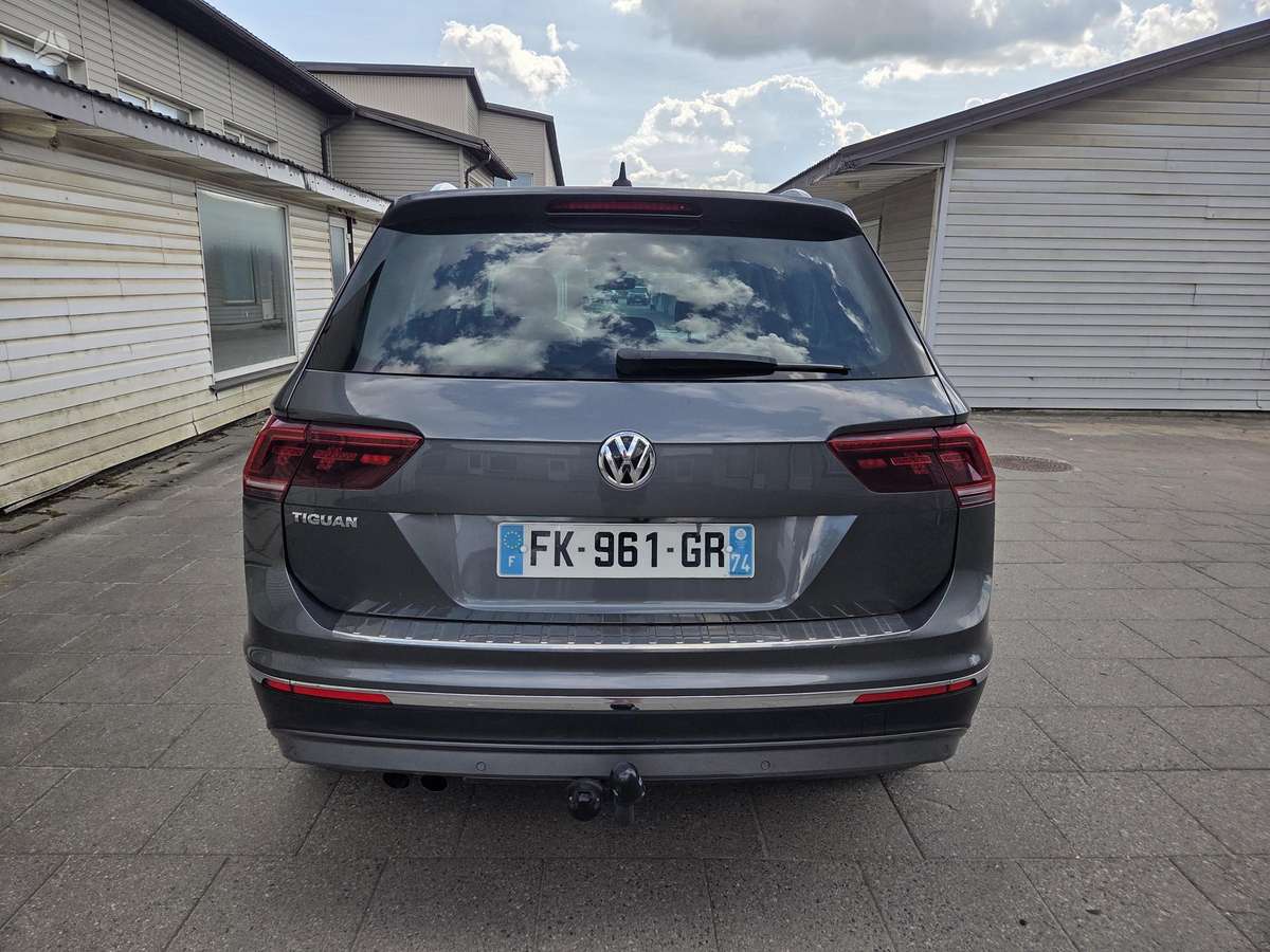 Volkswagen Tiguan - 5