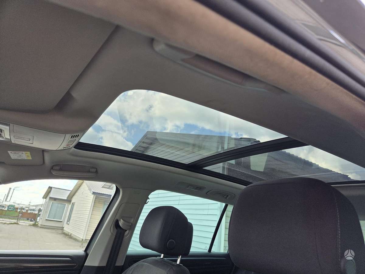Volkswagen Tiguan - 8