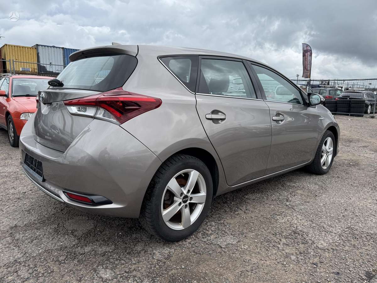 Toyota Auris - 4