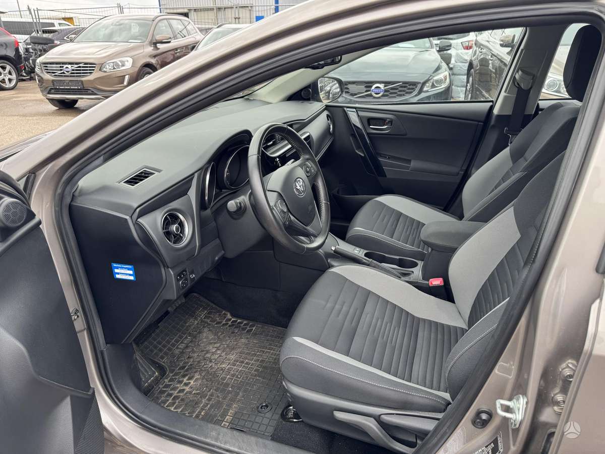 Toyota Auris - 7