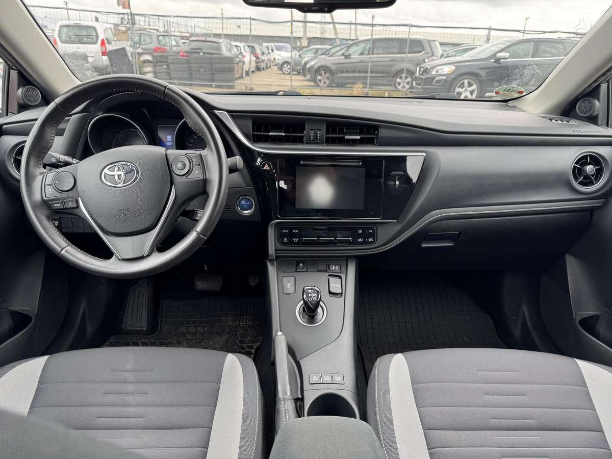 Toyota Auris - 10