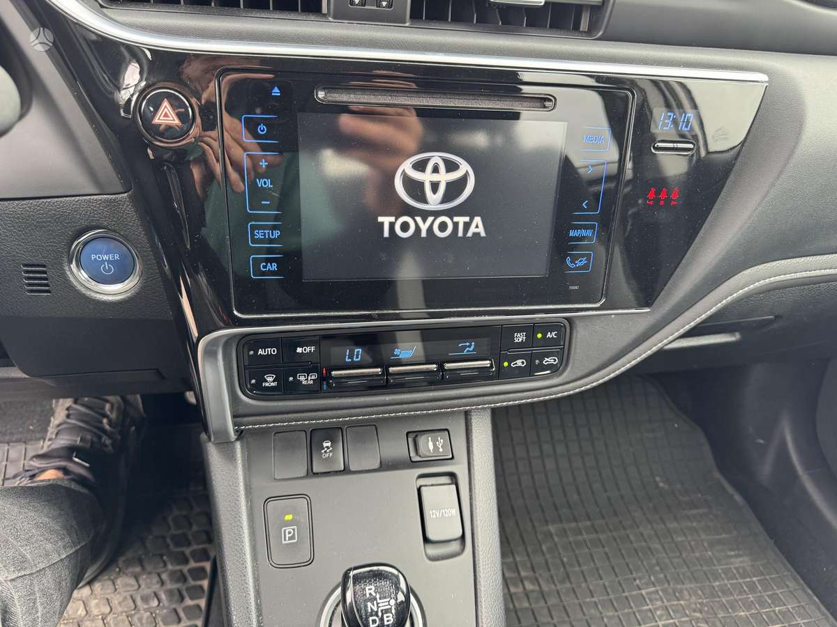 Toyota Auris - 11