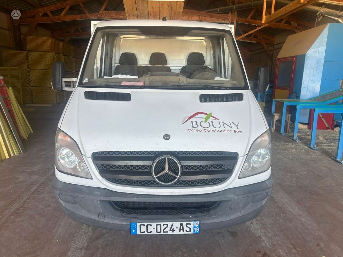Mercedes-Benz Sprinter - 2