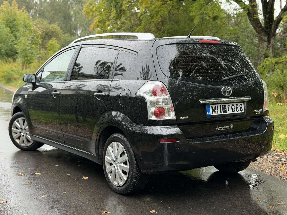 Toyota Corolla Verso - 2
