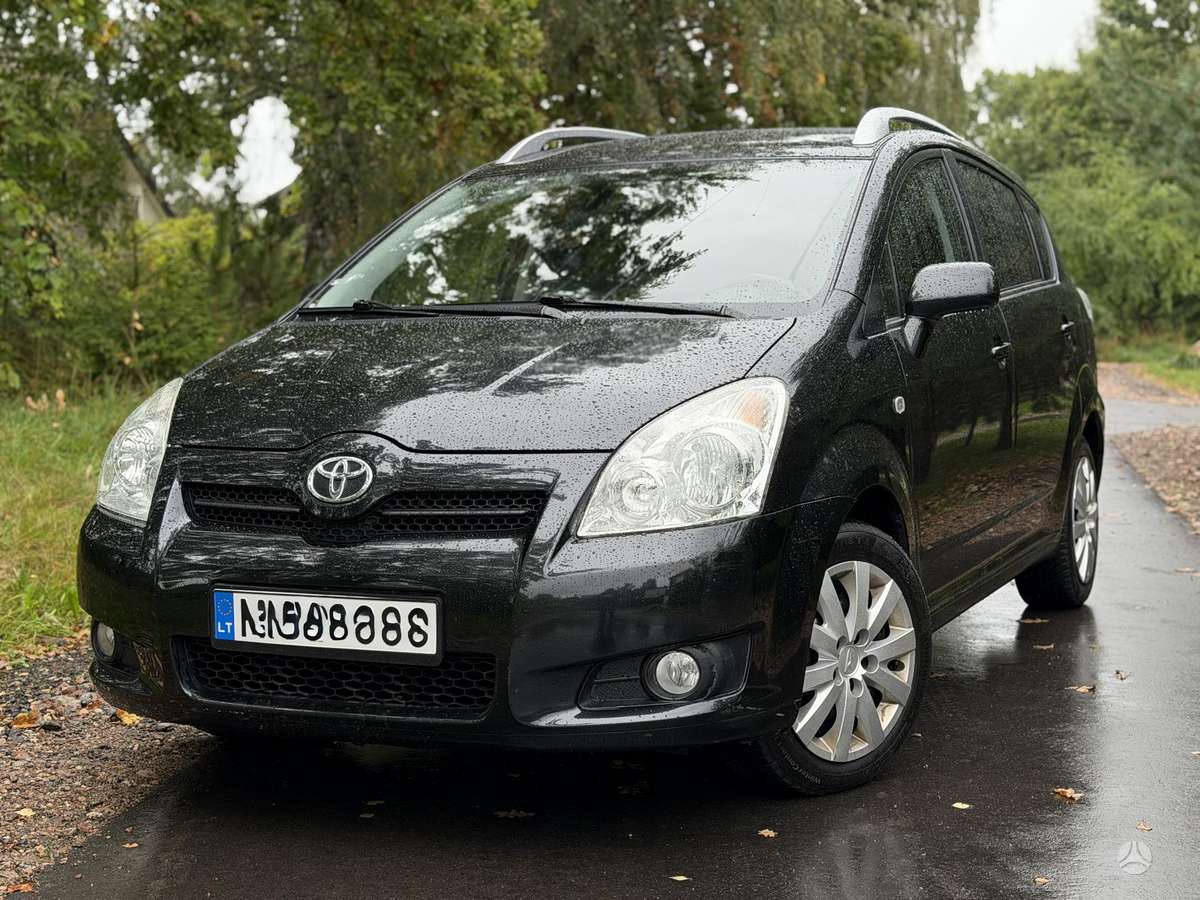 Toyota Corolla Verso - 3