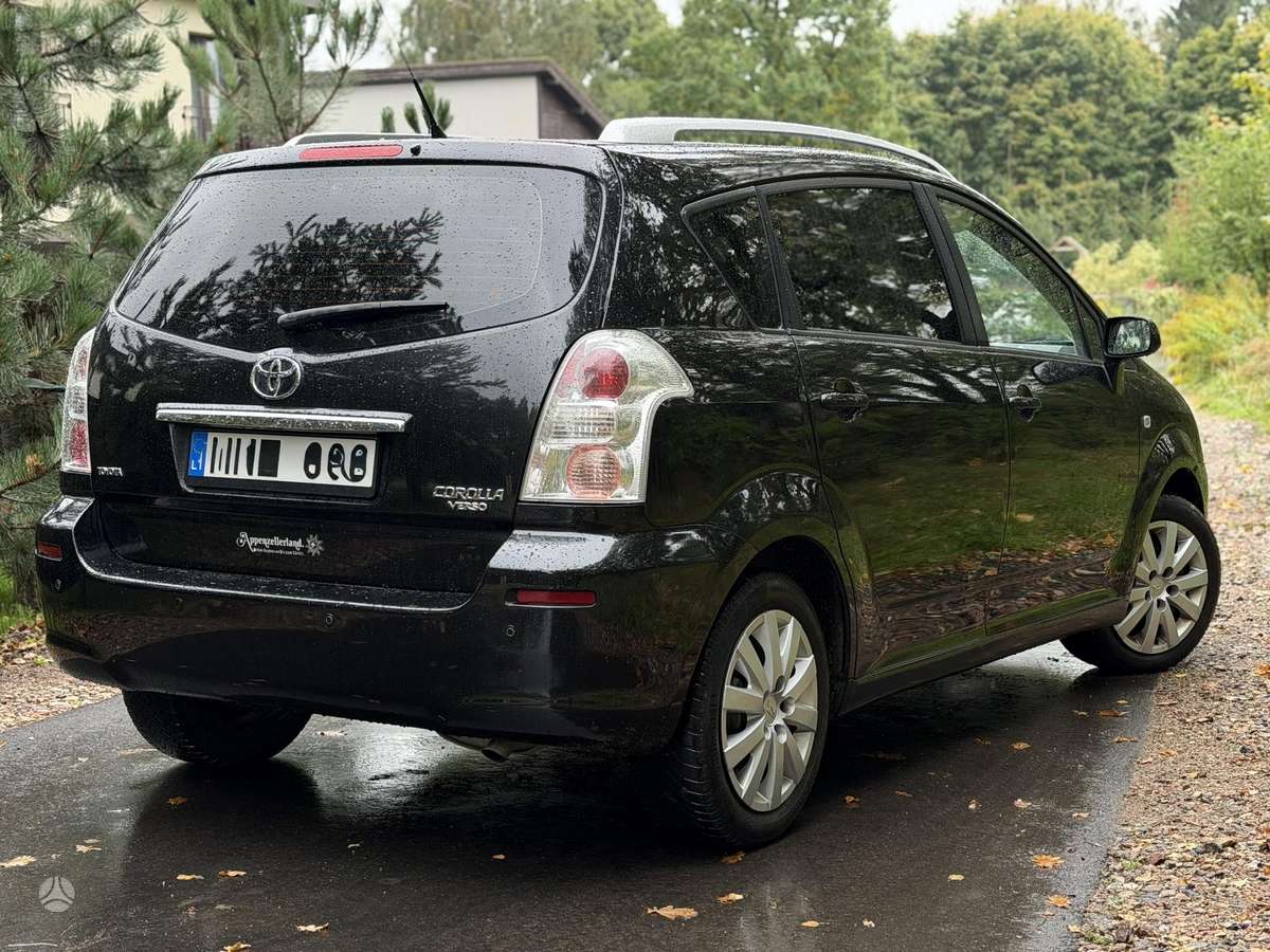 Toyota Corolla Verso - 4