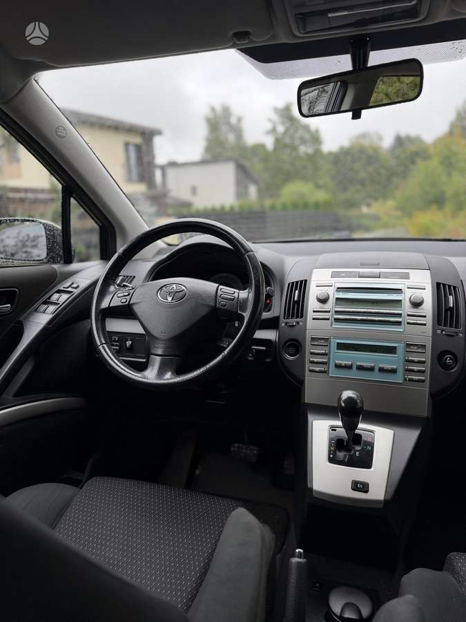 Toyota Corolla Verso - 12