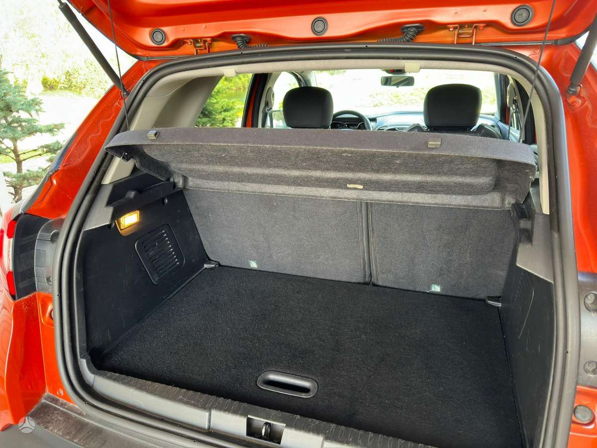 Renault Captur, 1.5 l., off-road / crossover