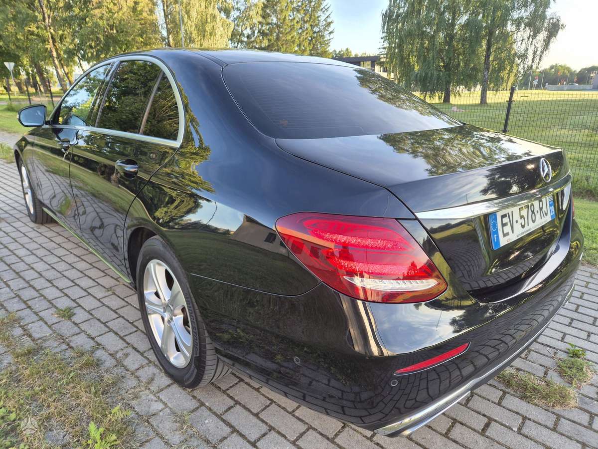 Mercedes-Benz E200 - 4