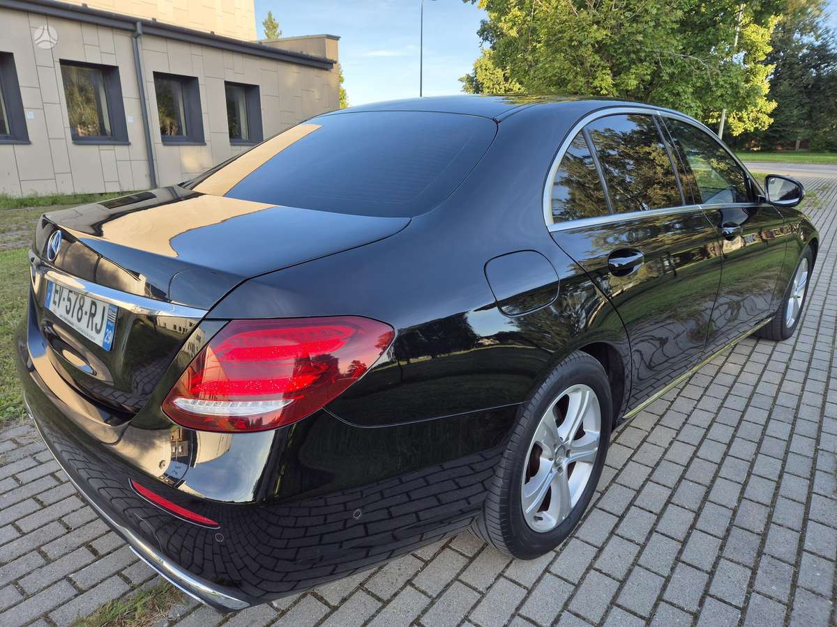 Mercedes-Benz E200 - 6
