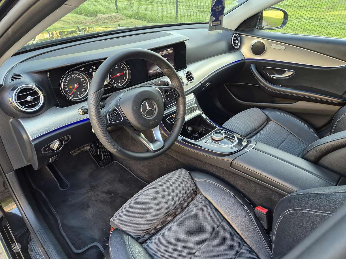 Mercedes-Benz E200 - 7