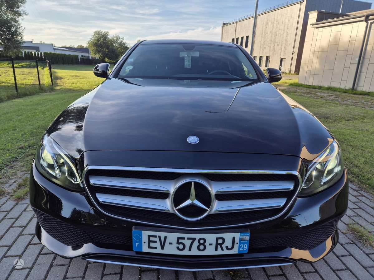 Mercedes-Benz E200 - 2